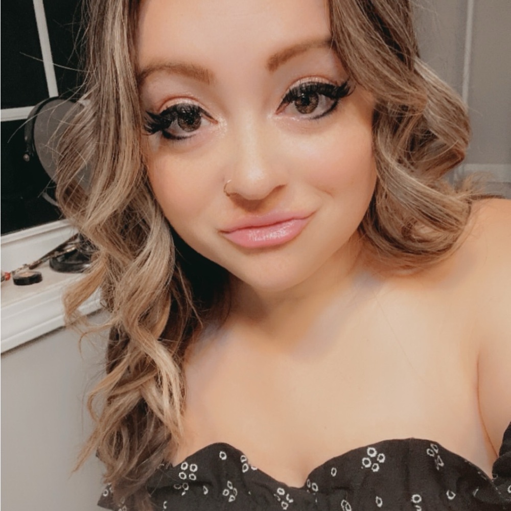 Meet your Posher, Amylia